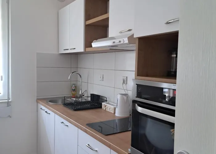 Apartman Iva *