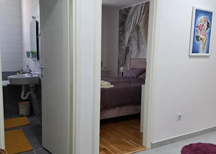 Apartman Iva *